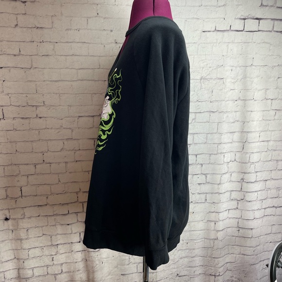Torrid size 2 keyhole sweatshirt Disney villains - Picture 4 of 7